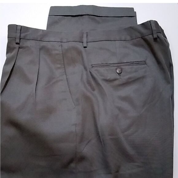 Claiborne Classic Gray  Dress Pants Men’s Size 40/32 - Picture 2 of 8